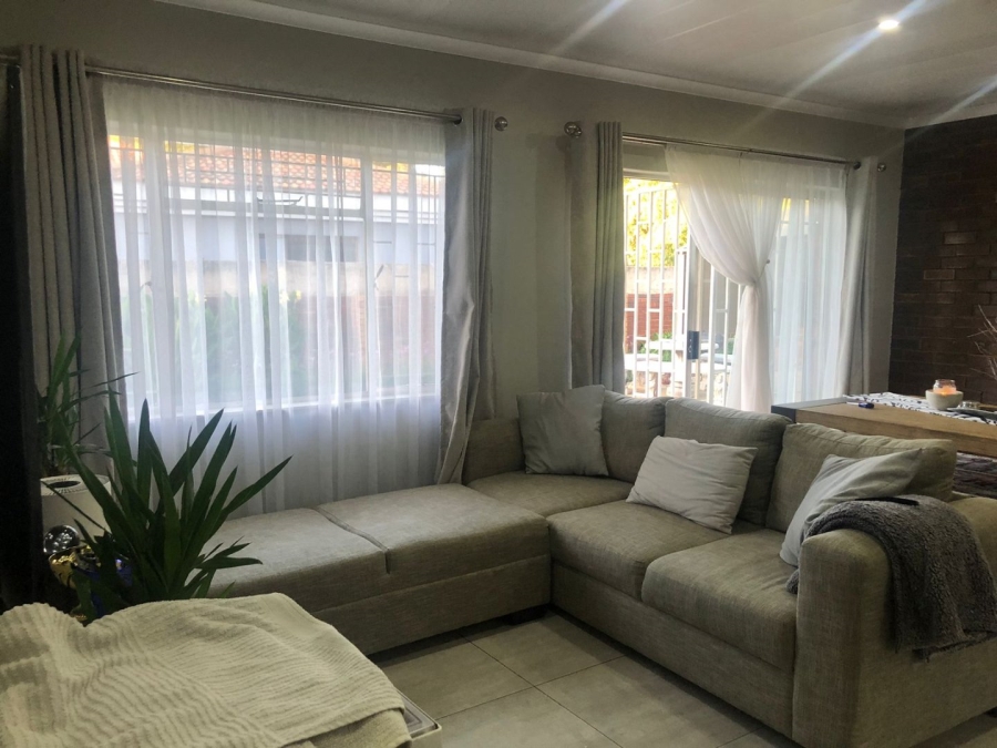 To Let 3 Bedroom Property for Rent in Pellissier Free State